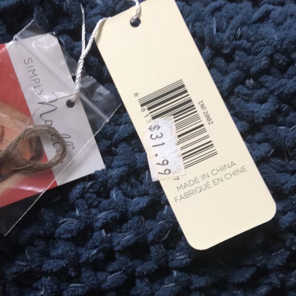 With tags 3 infinite scarfs - Picture 3 of 4